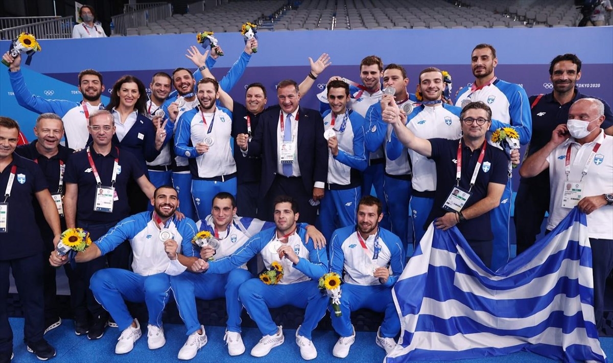 water-polo-men-medal-ceremony-tokio-2020-ethniki-polo.jpg